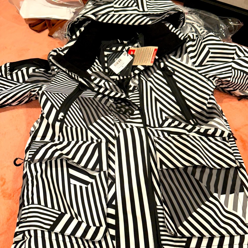 Winters jacket black and white